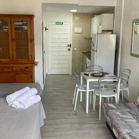 Apartamento Cozy In With Extra Beds Málaga